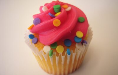 pink cup cake